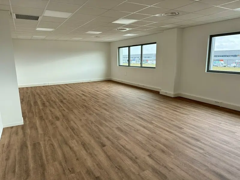 A louer Locaux d'activité 371m² Le Thillay