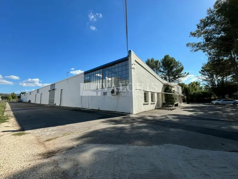 A louer Locaux d'activité 594m² Rousset