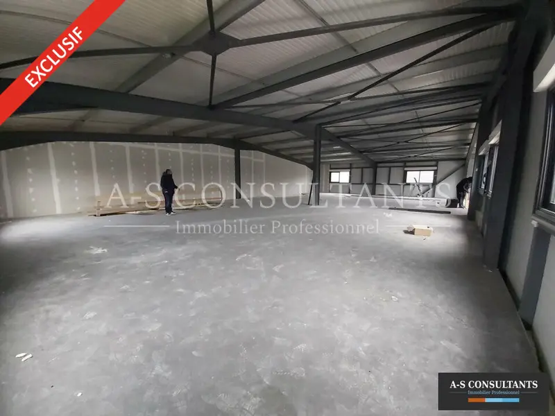 A louer Bureaux 280m² Nivolas-Vermelle