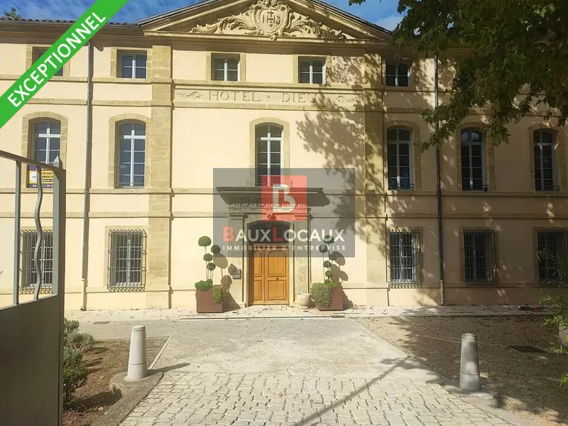 LOCATION BUREAUX 71 m² LAMBESC
