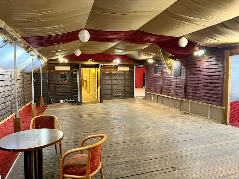 A vendre Local commercial  2100m² Saint-Denis