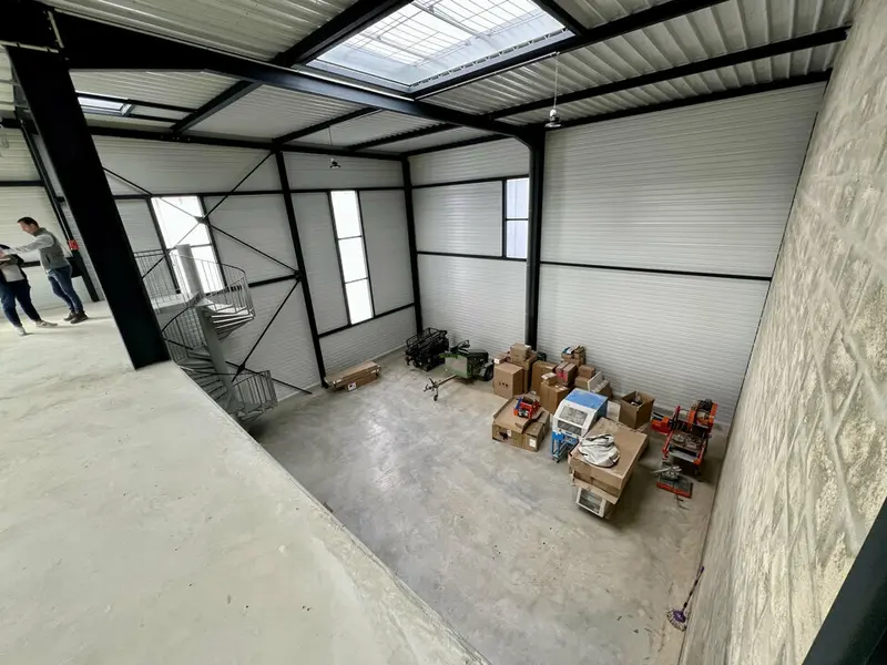 A louer Locaux d'activité 241m² Longperrier