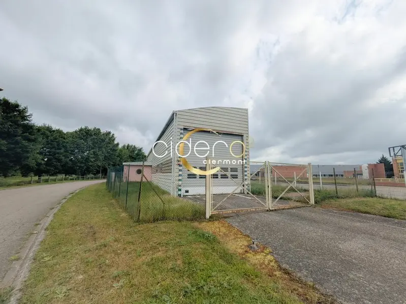 A vendre Locaux d'activité 227m² Creuzier-le-Vieux