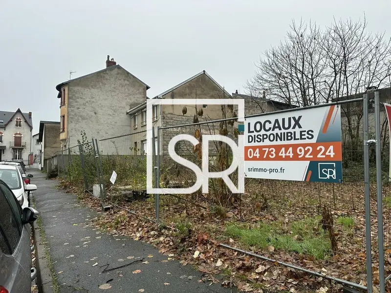 À VENDRE  500 M²  PROXIMITÉ IMMÉDIATE DE L'HÔPITAL DE VICHY