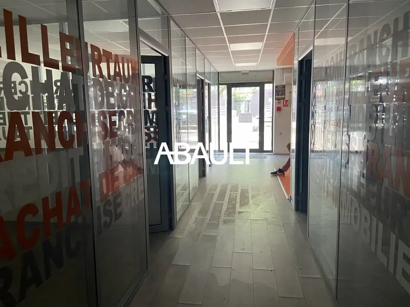 A louer Local commercial  121m² Blagnac