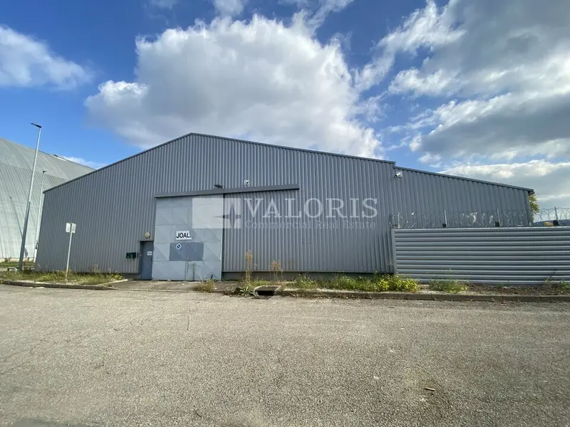 A vendre Locaux d'activité 1350m² Chasse-sur-Rhône