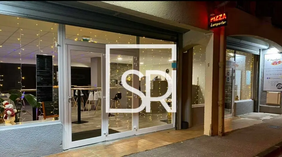 A vendre Local commercial  300m² Ennezat