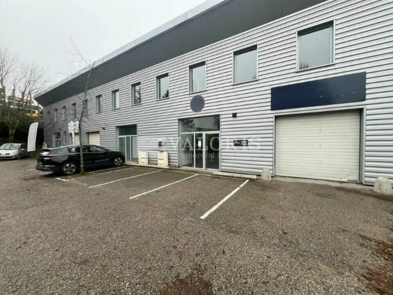 A louer Locaux d'activité 536m² Dardilly