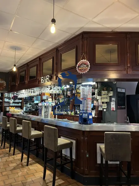 Bar à ambiance avec fort potentiel de développement