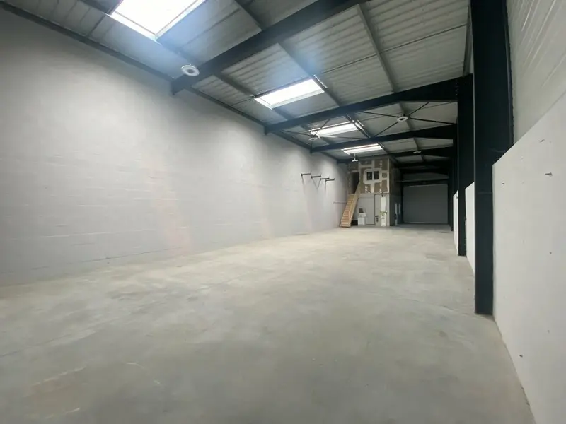 A LOUER ZA KOENIG 263 m²