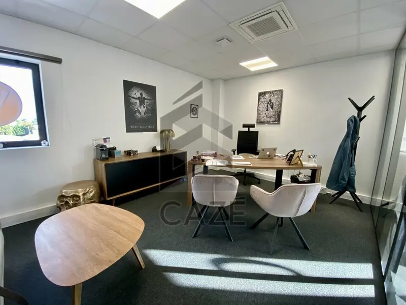 PLATEAU DE BUREAUX A VENDRE TRESSES - SORTIE ROCADE 