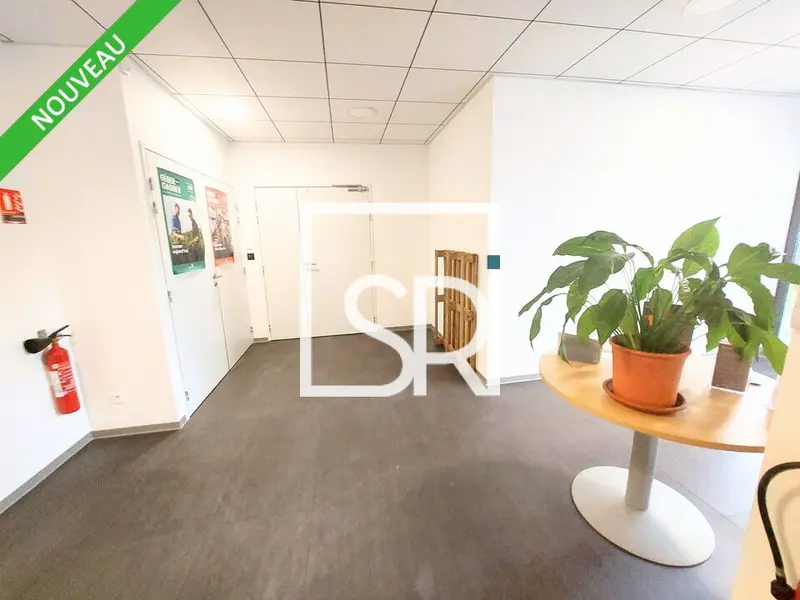 A vendre Bureaux 156m² Riom
