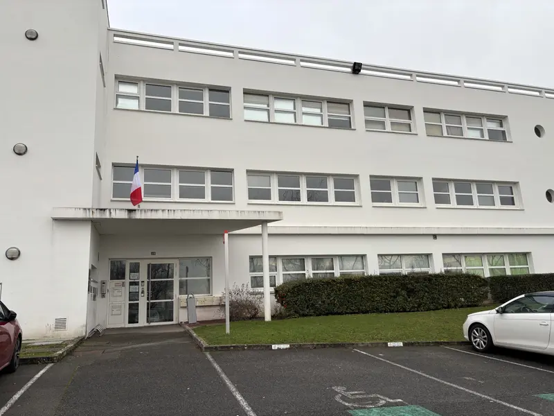 PLATEFORME DE BUREAUX  A LOUER