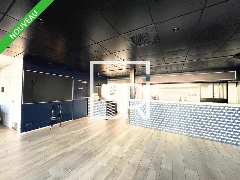 A louer Local commercial  320m² Aubière