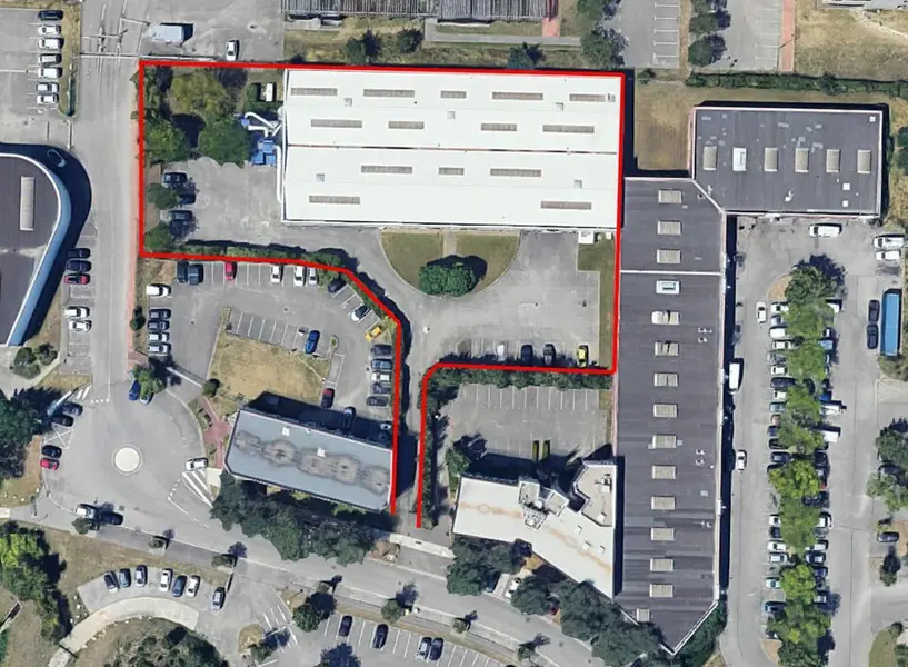 A louer Local commercial  1978m² Bron