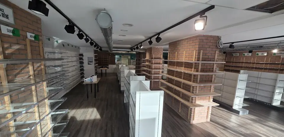 A louer Local commercial  423m² Voiron