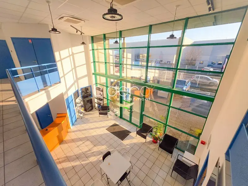 A louer local d'activité 1166m² au Brezet