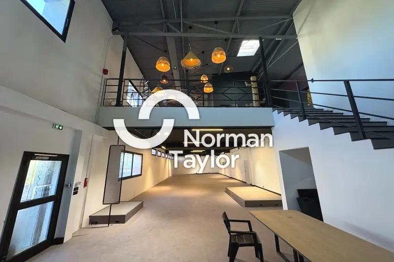 A louer Locaux d'activité 1115m² Mauguio