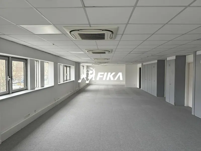 A louer Bureaux 938m² Bordeaux